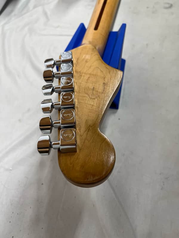 Squier Cyclone Electric Guitar - Image 25