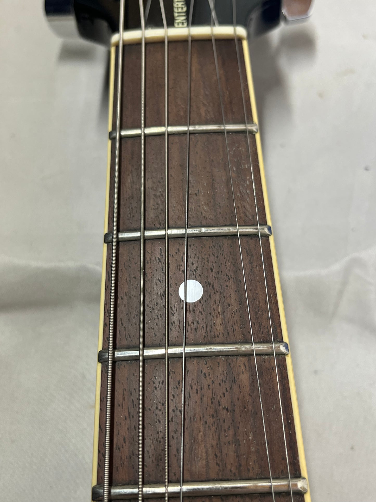 Vantage Entertainar VE-550 Electric Guitar