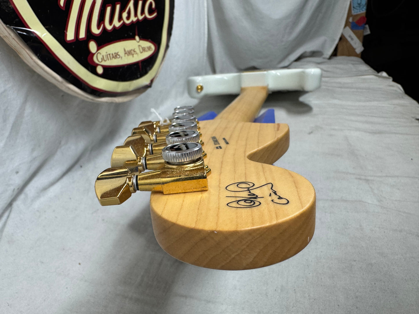 Fender MIJ Ken L’arc-en-Ci Signature Experiment #1 no. 1 Stratocaster Guitar with Case 2024 - Polar White / Maple neck