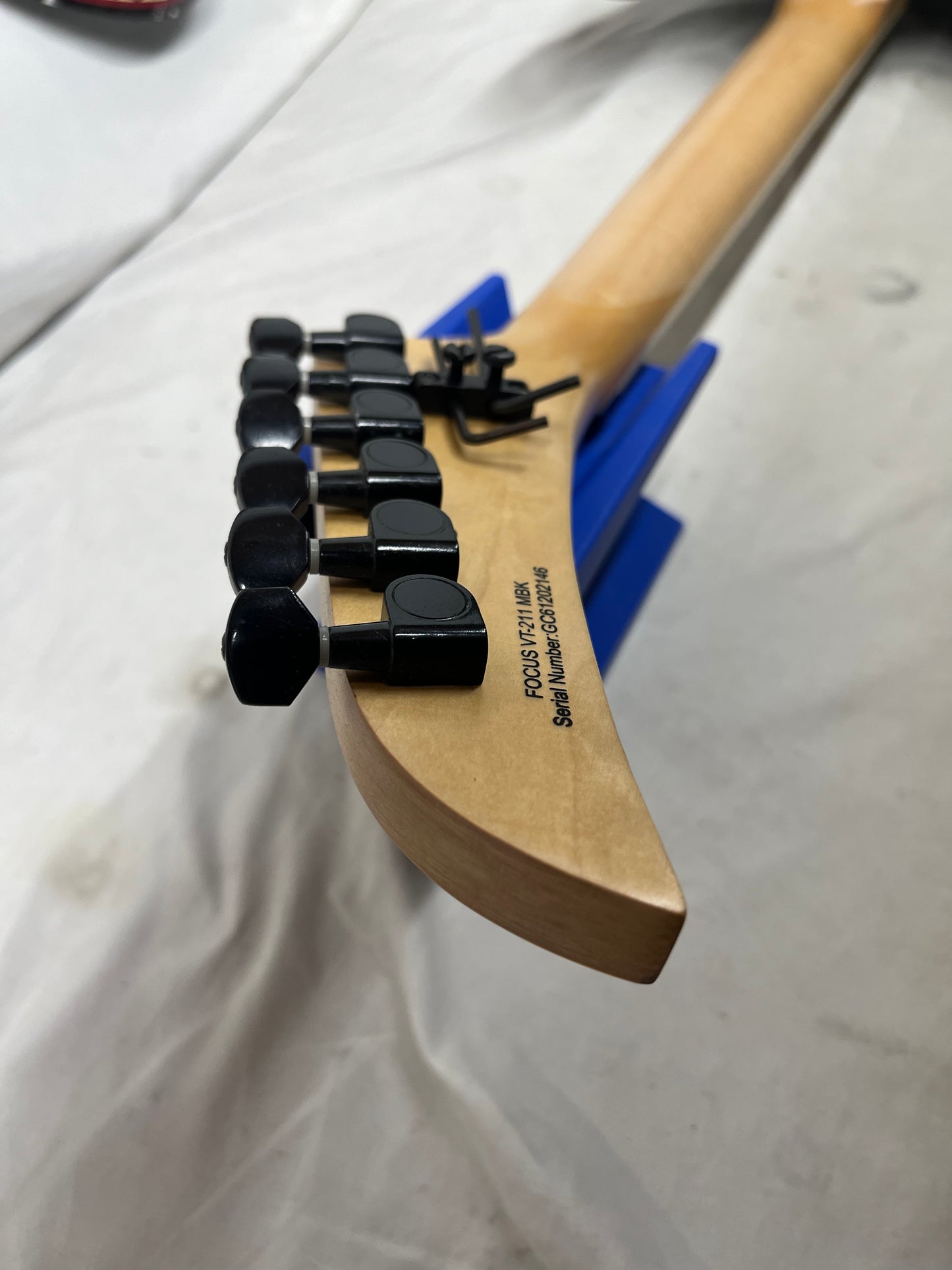 Kramer Focus VT-211 MBK HSS Doublecut Electric Guitar
