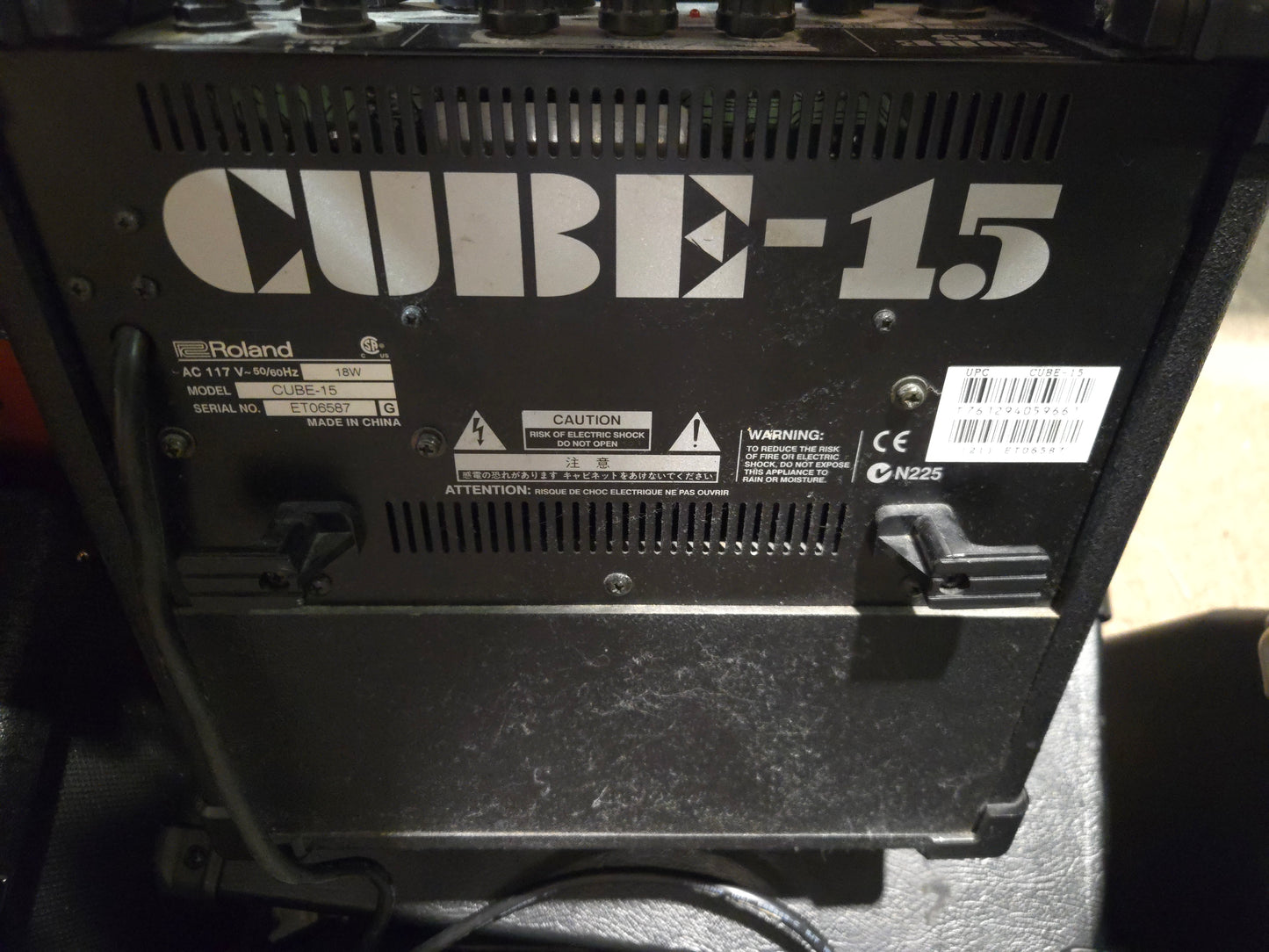 Roland CUBE-15 15-Watt 1x8" Guitar Combo 2002 - 2006 - Black