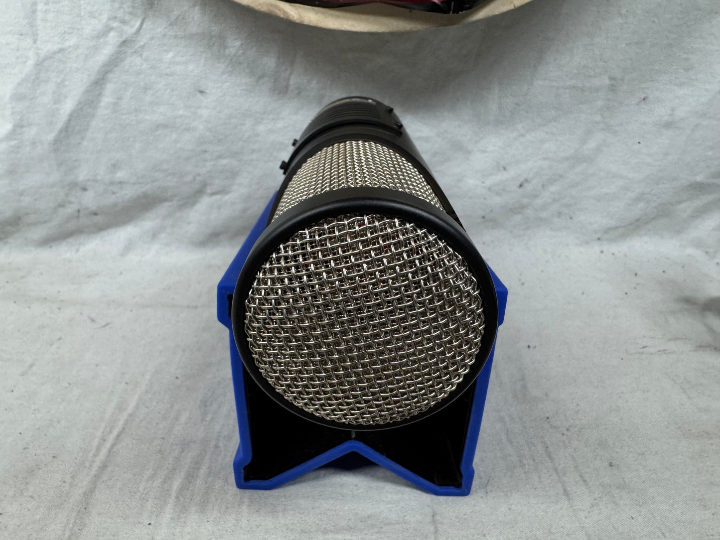 sE Electronics SNT Condenser Microphone with Power Supply + Mount + Case