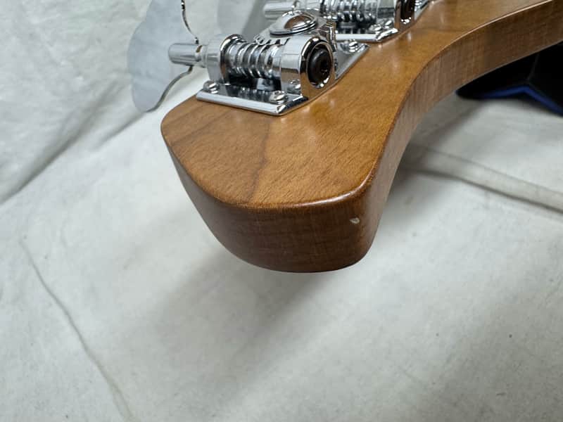 Sire Marcus Miller V10 J-style 4-string Bass - Image 24