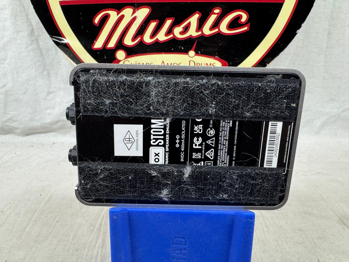 Universal Audio Ox Stomp Dynamic Speaker Emulator Cab Sim Pedal
