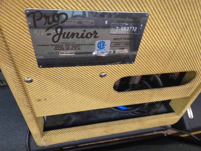 Fender Pro Junior 15-Watt 1x10" Guitar Combo - Image 3