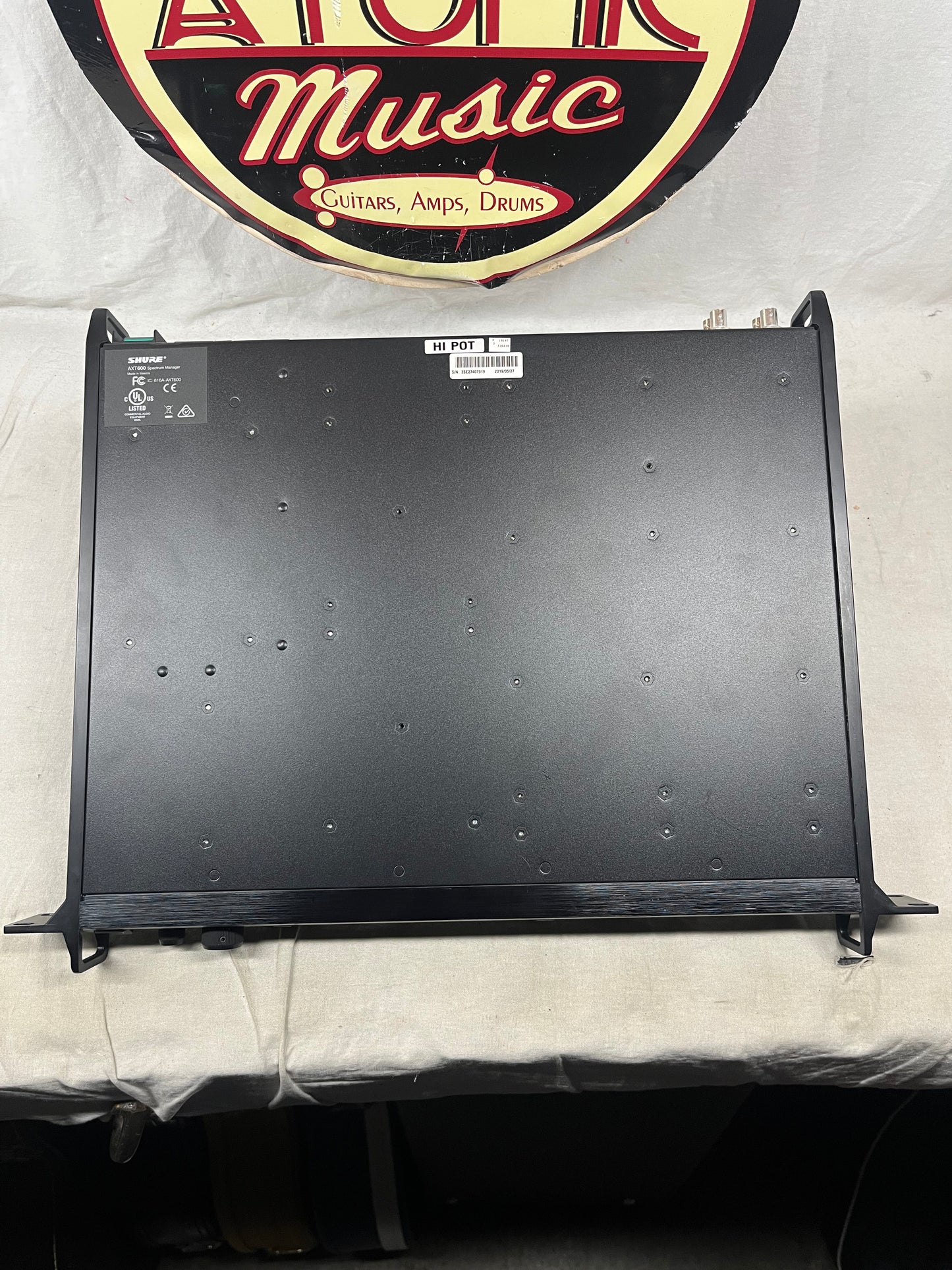 Shure AXT600 axt 600 Axient Wireless Spectrum Manager Rack Module - 470-952 MHz