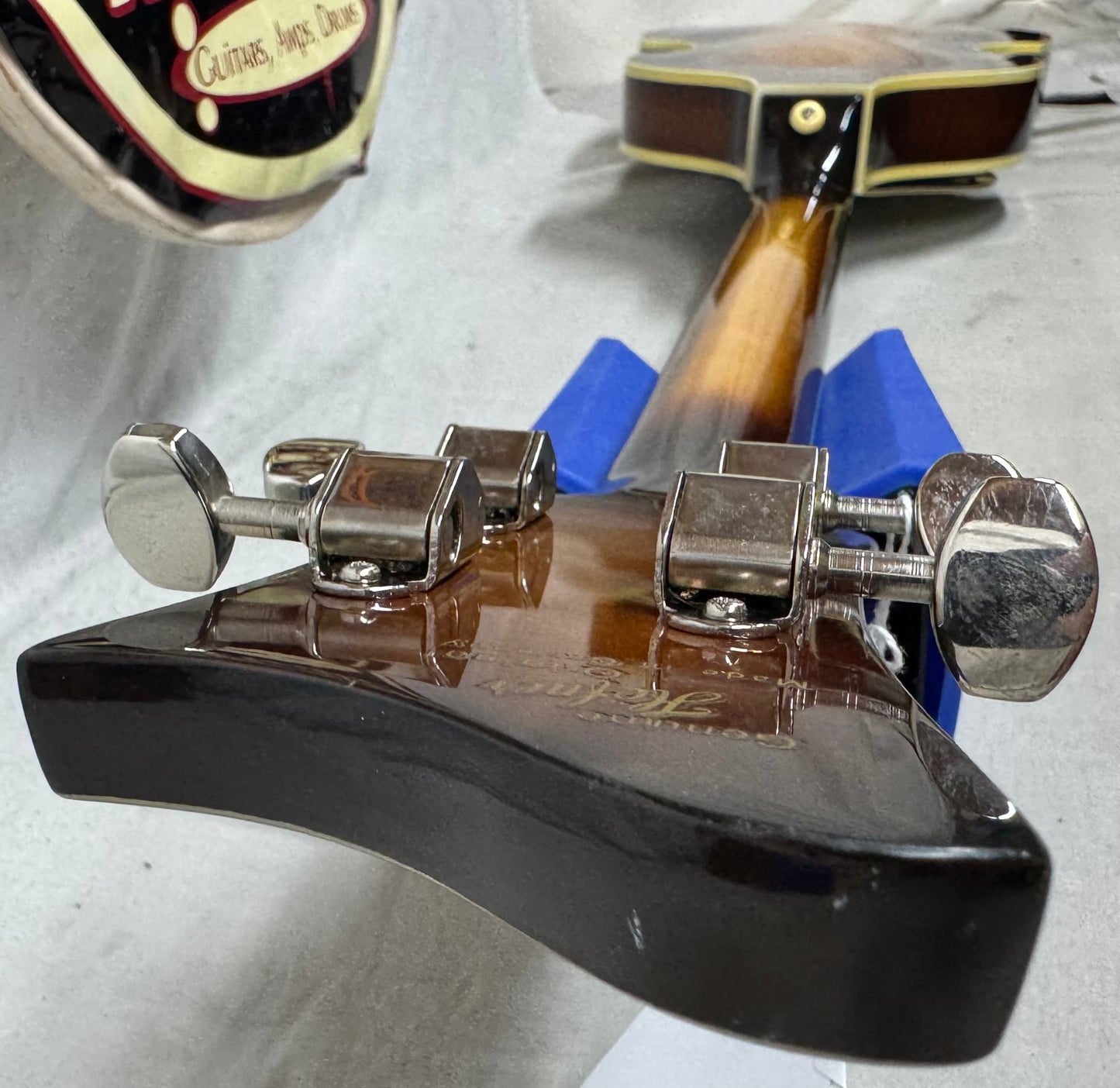 Hofner 500/1 Violin / Beatle 4-string Hollowbody Bass with Case