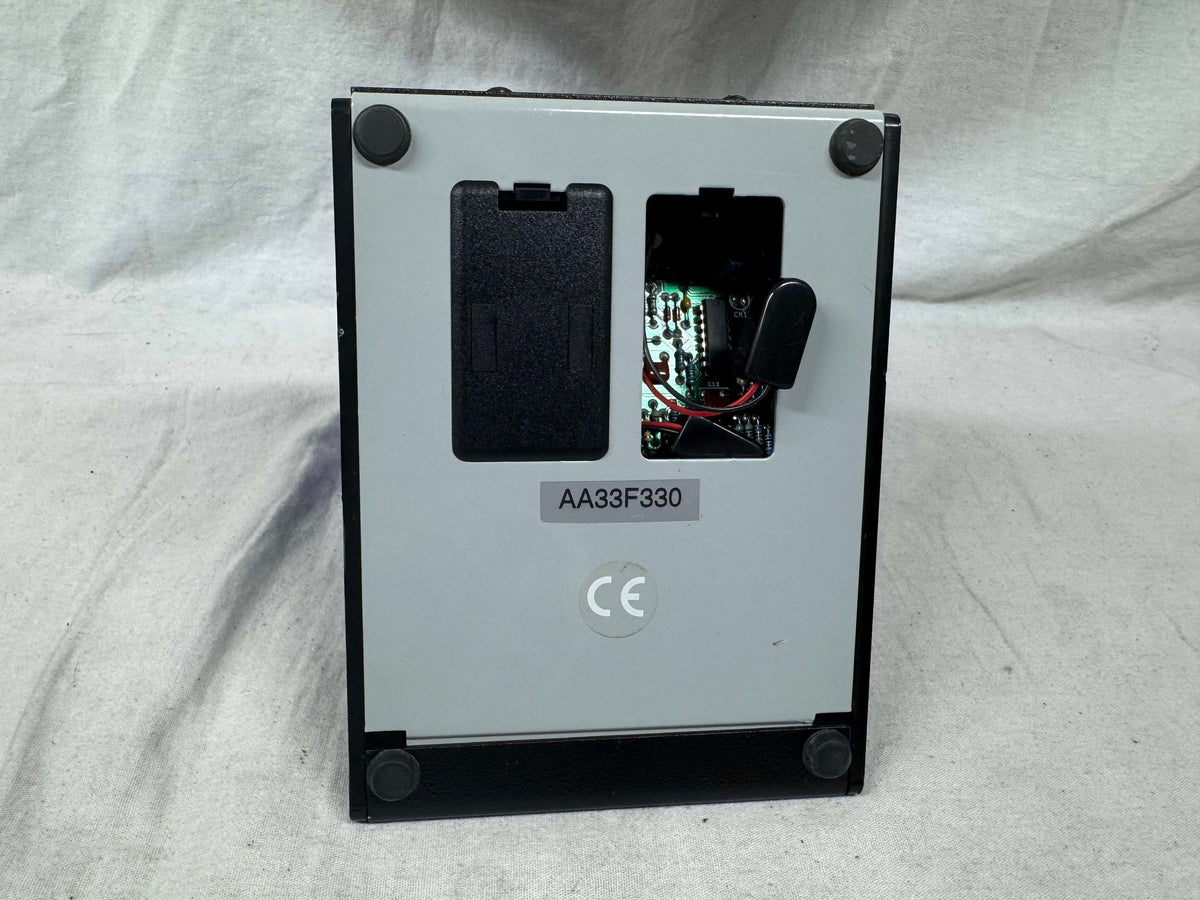 Rockman SR&D Tom Scholz Acoustic Guitar Pedal (blue button) - missing 1 battery cover