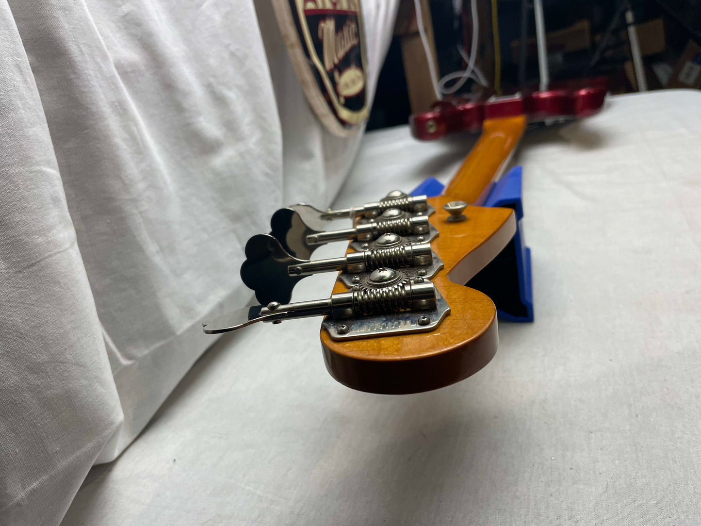 Fender American Jazz Bass '62 Reissue 4-string J-bass with Case 1989 - s/n V042407 with 1982 or 1988 Harness - Candy Apple Red / Rosewood fingerboard
