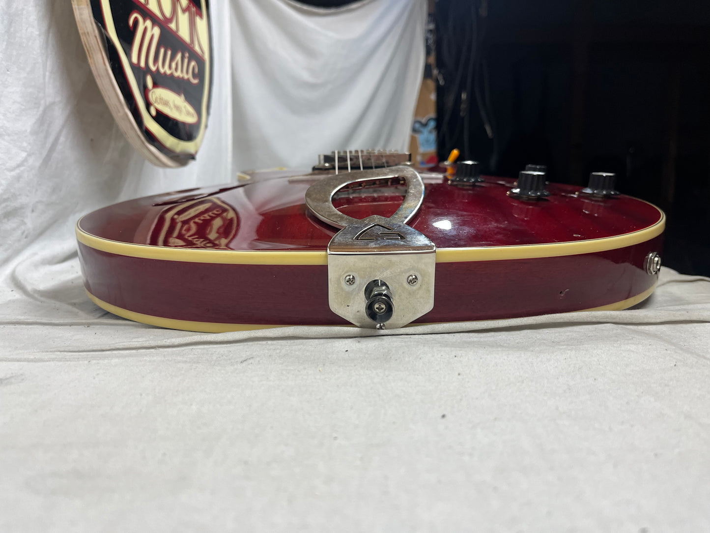 Guild SF IV Starfire 4 Semi-Hollow Body Electric Guitar