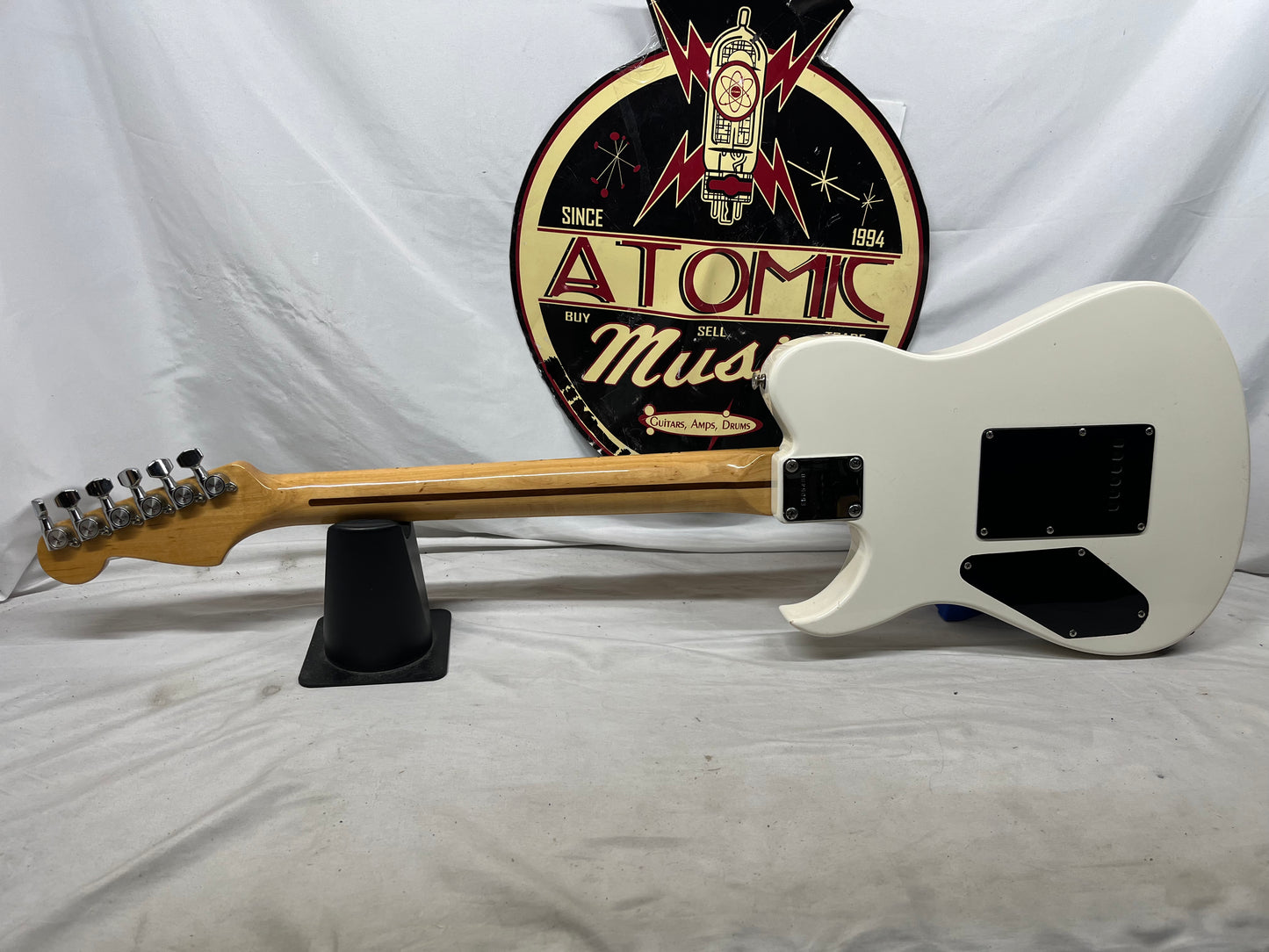 Squier Bullet HSS Singlecut Electric Guitar