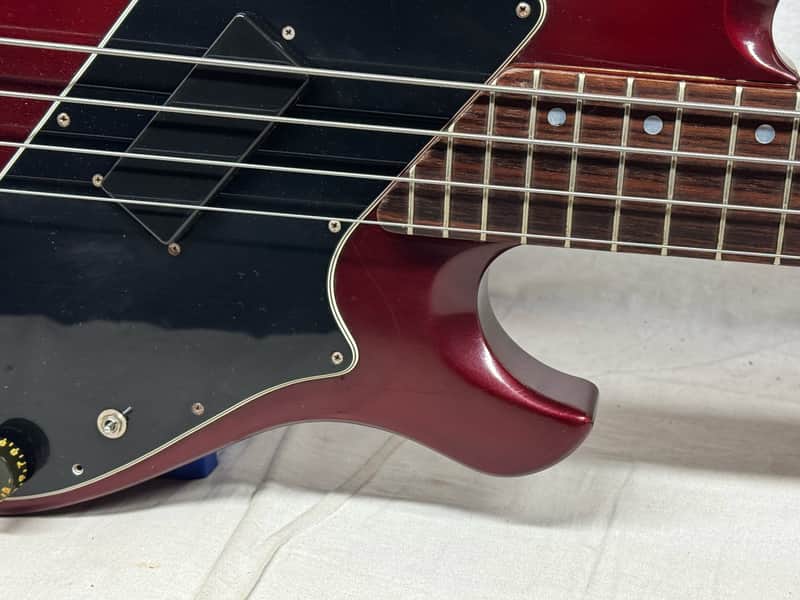 Gibson Victory 4-string Bass with Case - Image 6