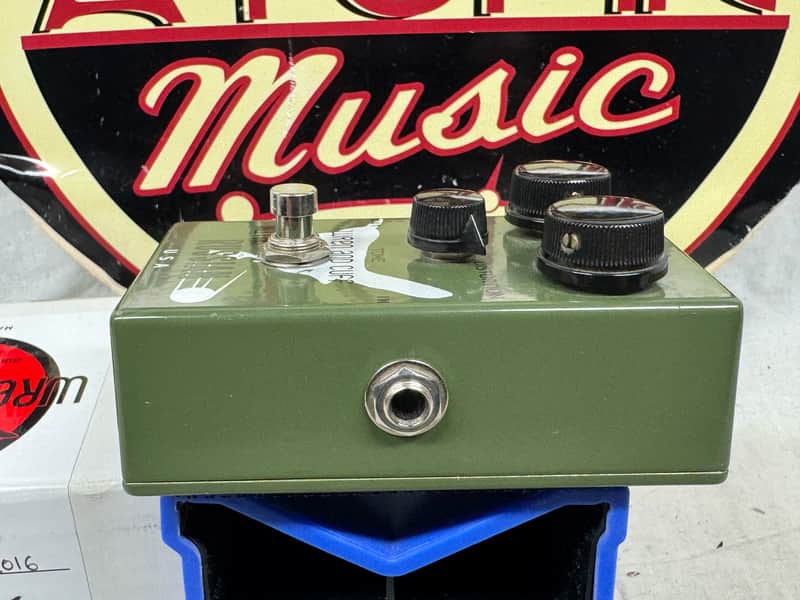 Wren and Cuff Tall Font Russian Muffy Distortion Pedal with Box - Image 4