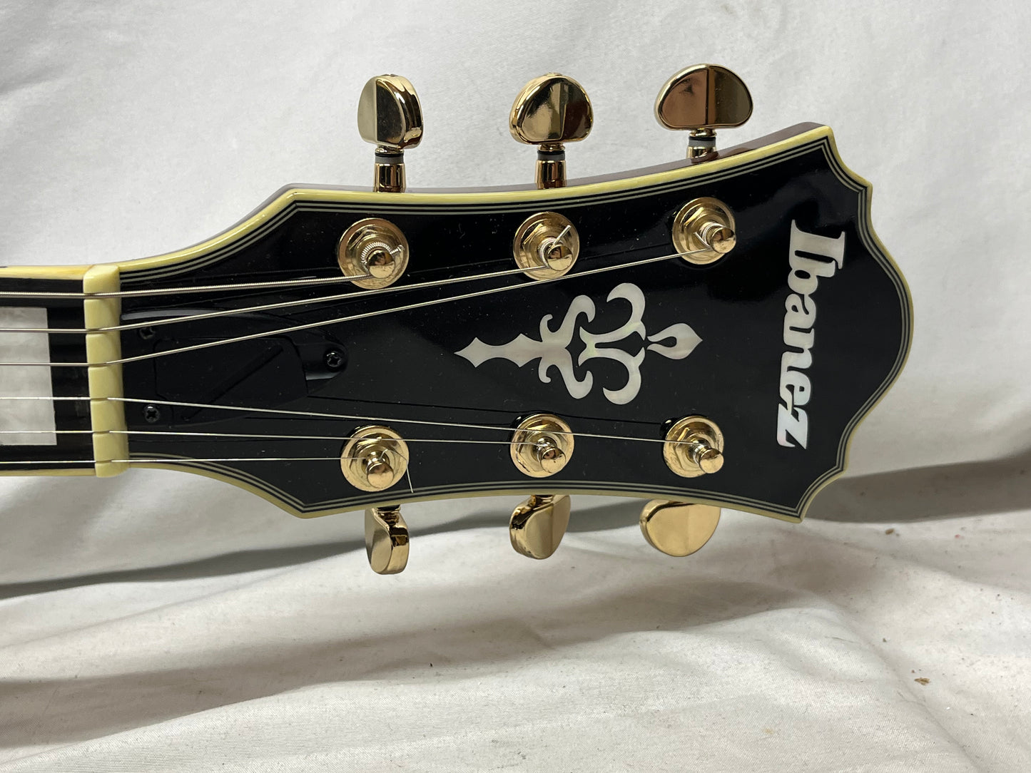 Ibanez AM93ME Artcore Expressionist Doublecut Semi-Hollow Body Electric Guitar with Case