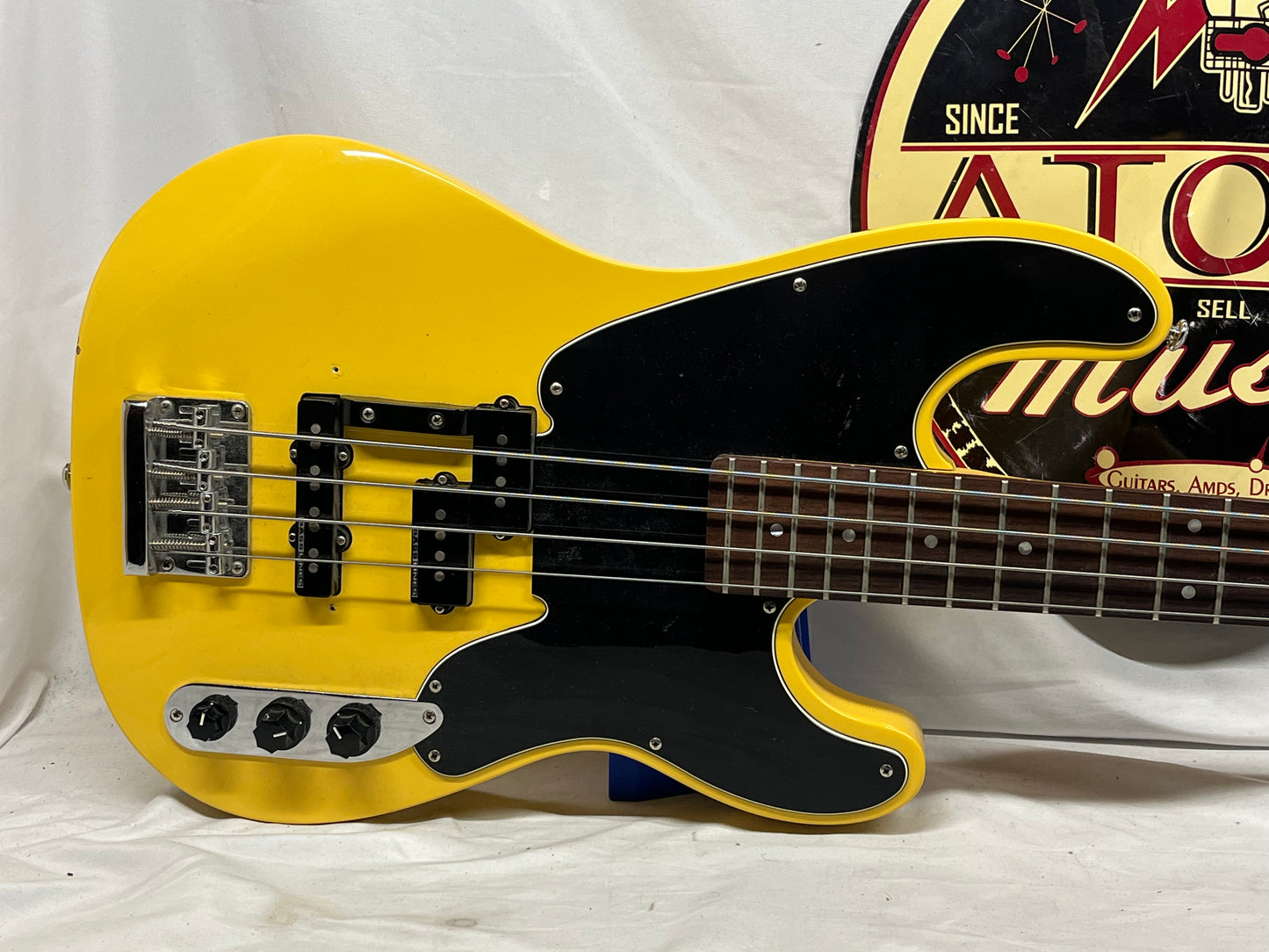 Schecter Model T Diamond Series 4-String Doublecut Electric Bass