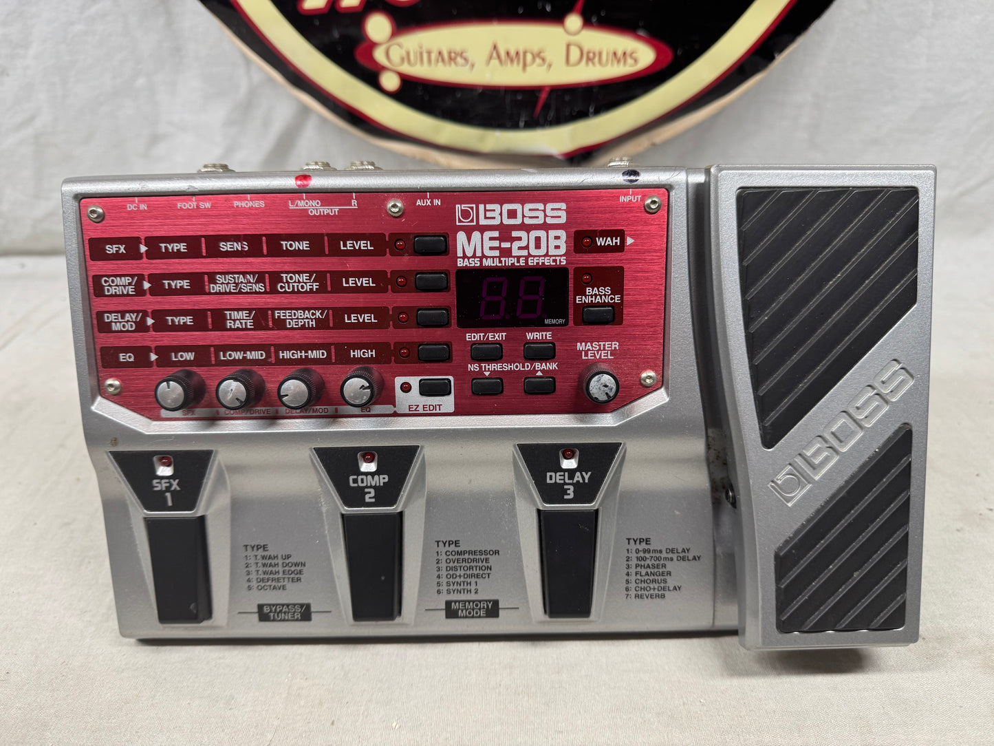 Boss ME-20B me20b Bass Multi-Effects Pedal 2010