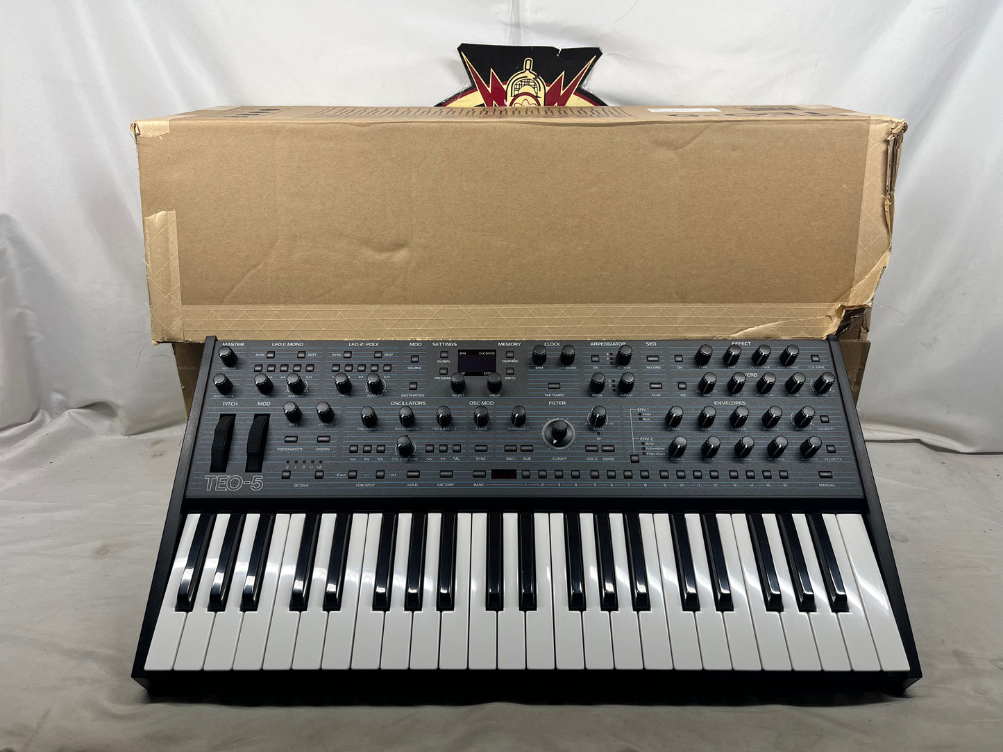 Oberheim TEO-5 44-Key 5-Voice Synthesizer with Box