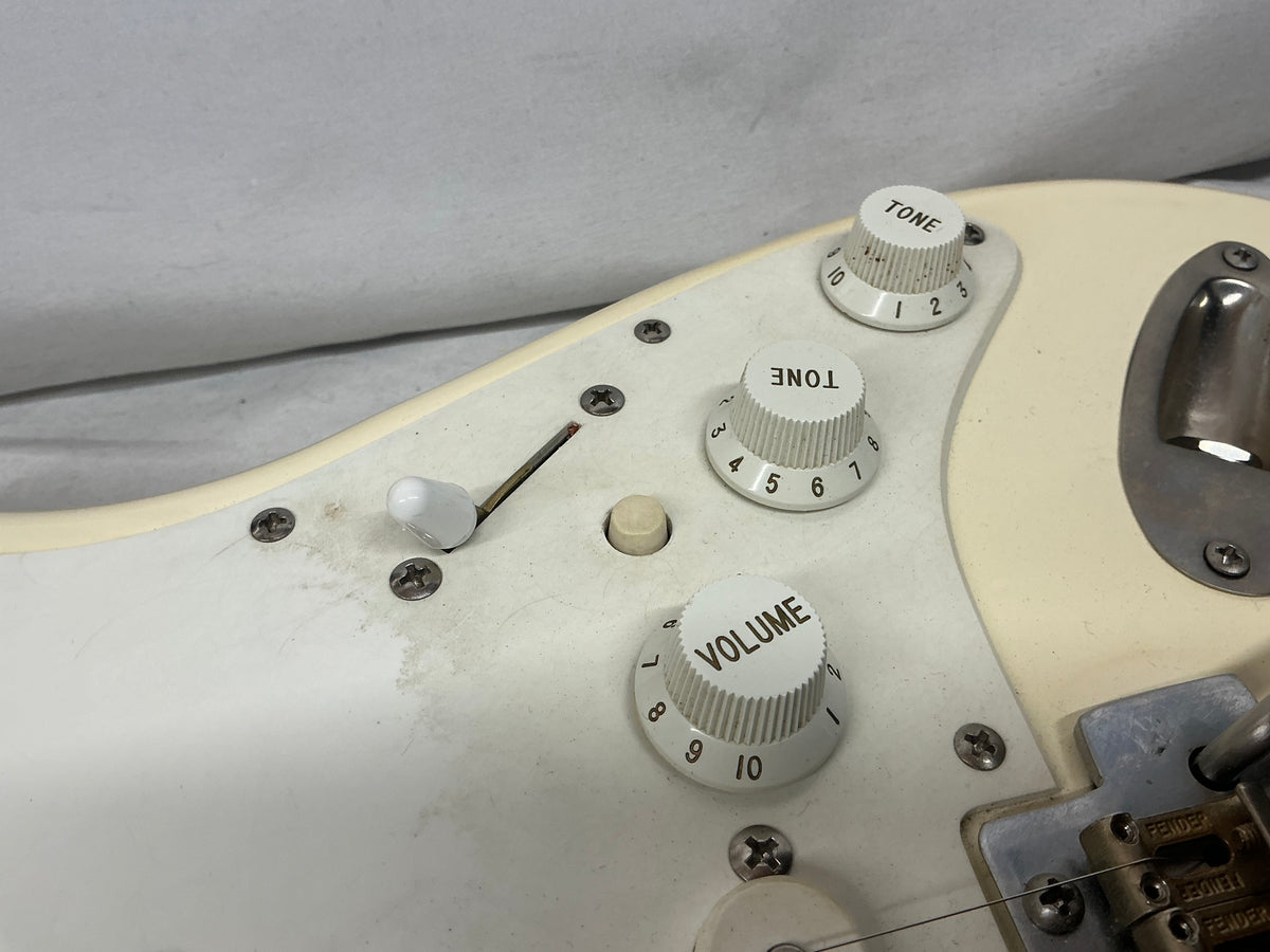 Fender Stratocaster (Squier Series) - White