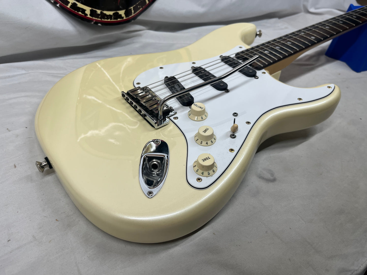 Fender American Elite Stratocaster Strat Shawbucker Electric Guitar with Hard Case