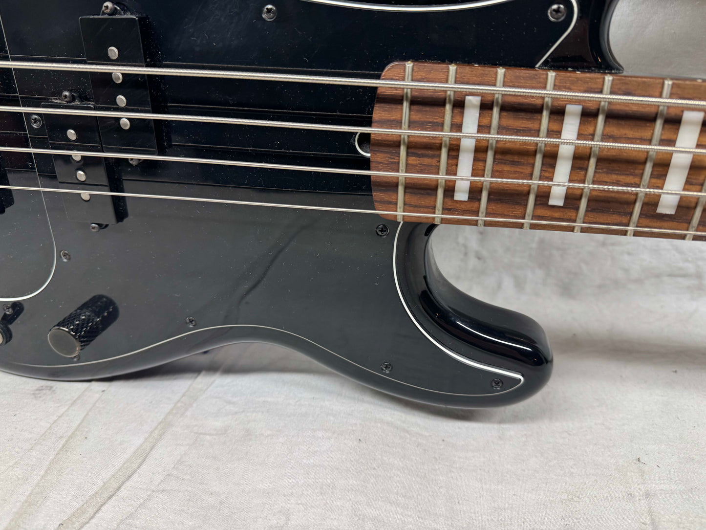 Fender Duff McKagan Deluxe Jazz Bass Special Precision 4-string Bass 2020 - Black / Rosewood fingerboard