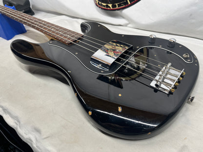 Squier Affinity Series 4-String Electric Precision Bass - Black
