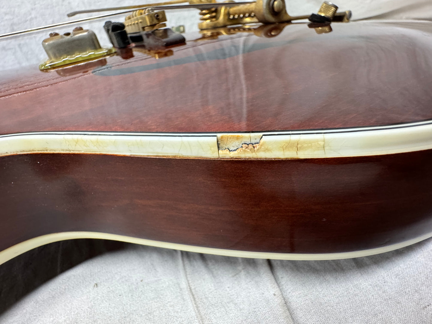 Gretsch 6122 G6122 The Chet Atkins Country Gentleman Hollowbody Guitar with Case - modified 1964