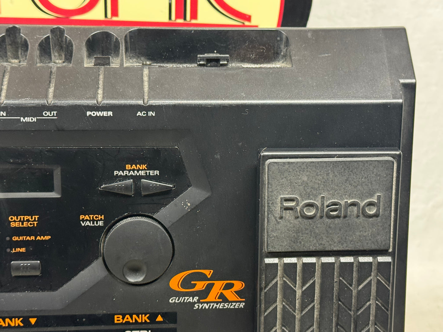 Roland GR-33 gr33 Guitar Synthesizer Pedal with Power Supply