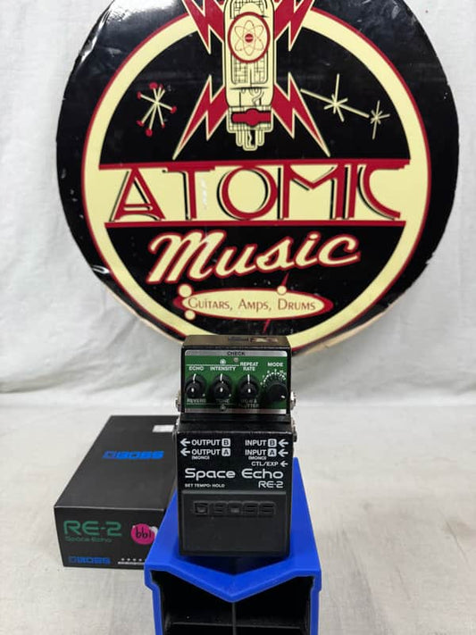 Boss RE-2 re2 Space Echo Reverb Delay Pedal with Box