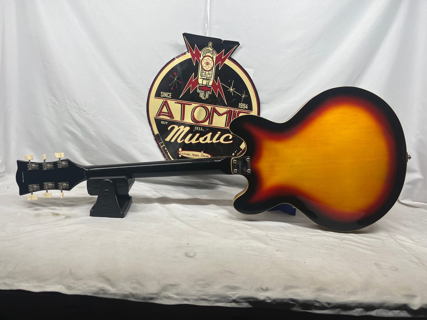 Vox Super Lynx Deluxe Hollow Body Electric Guitar with Hard Case - Sunburst