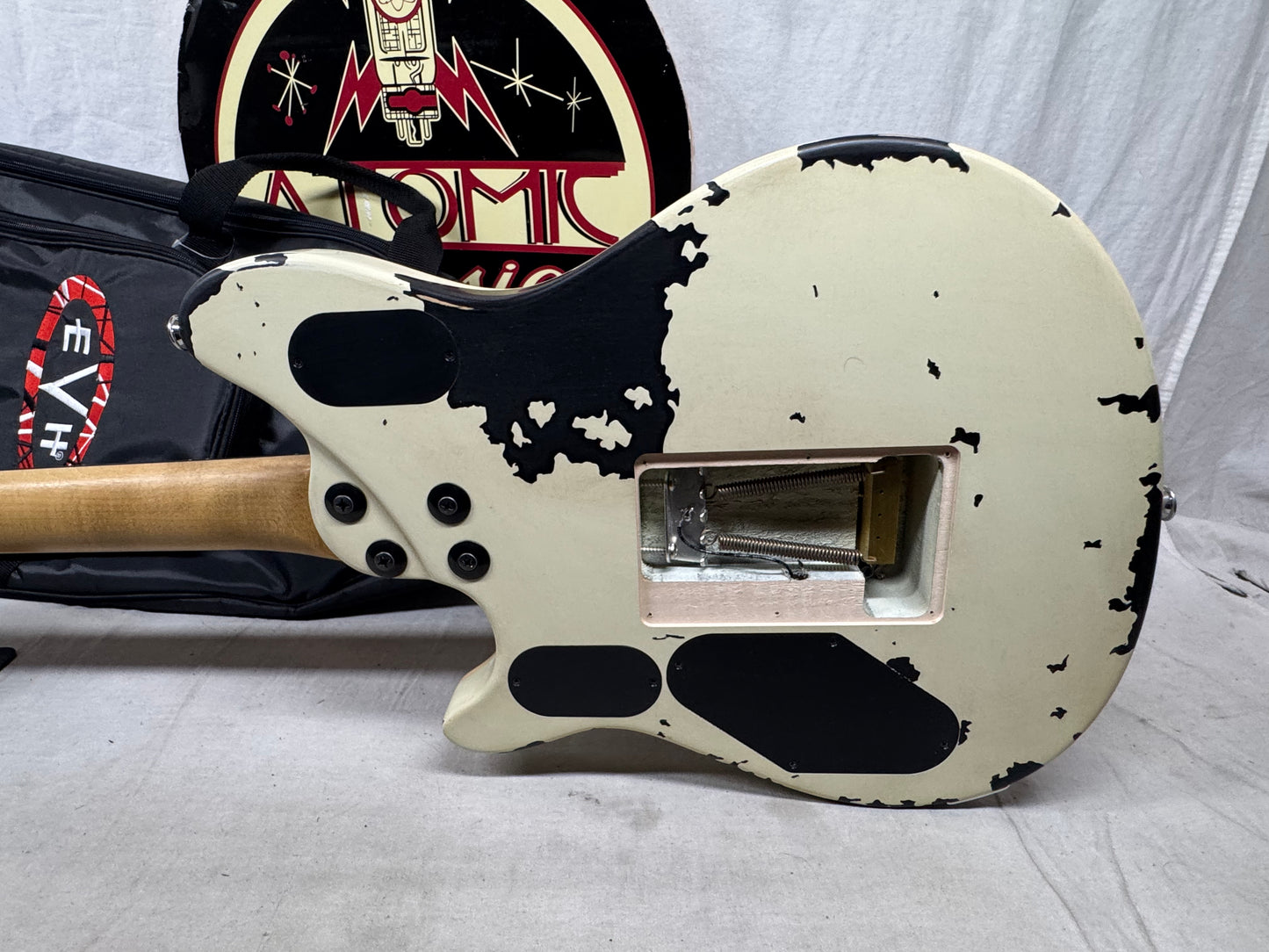 EVH Limited Edition Striped Series Wolfgang Special Guitar with Gig Bag 2026 - Distressed Ivory