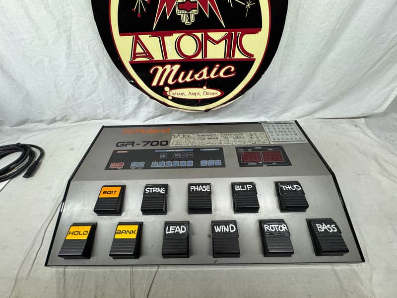 Roland GR-700 Guitar Synthesizer Module with Case - Image 5