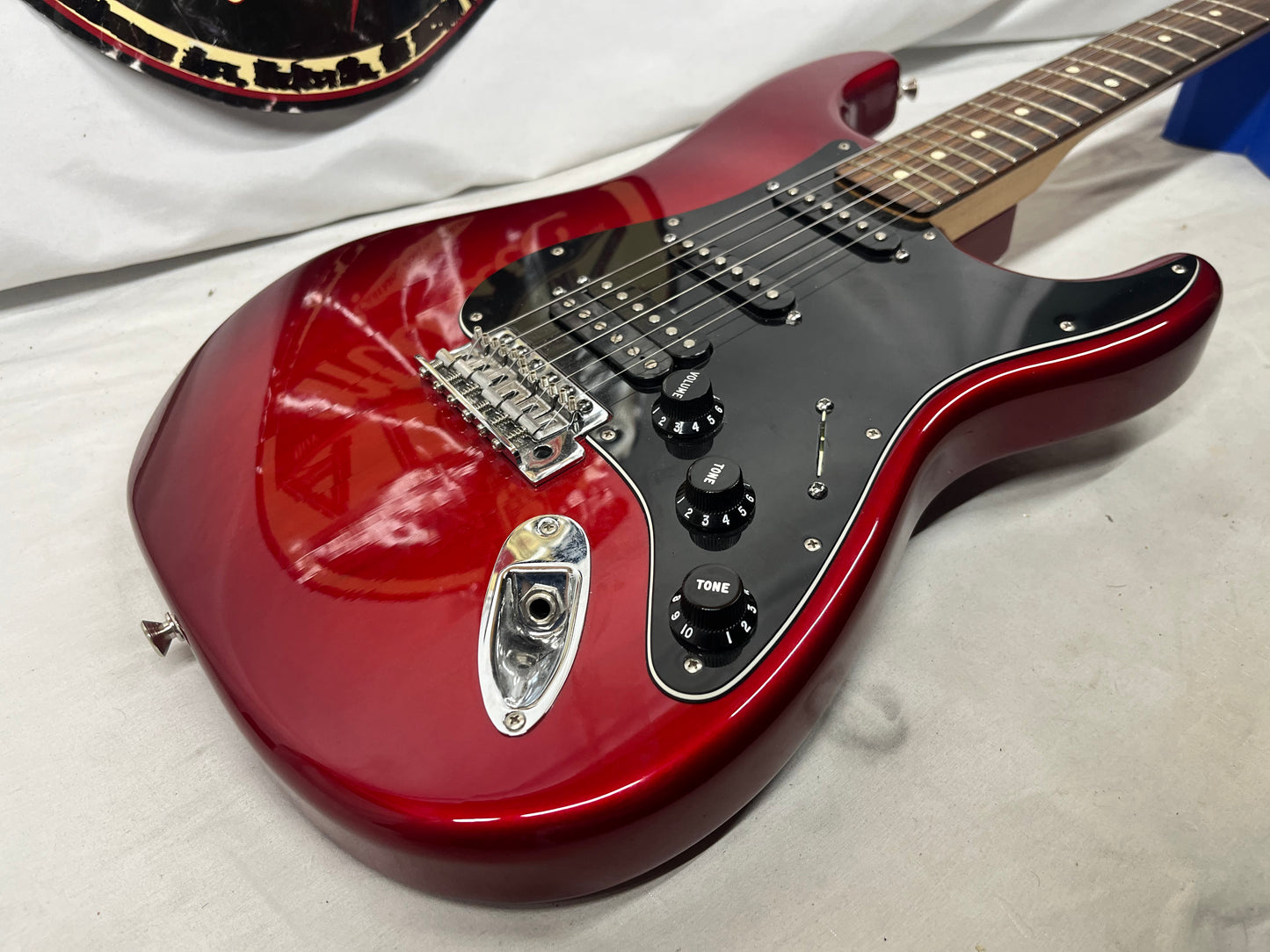 Fender Standard Stratocaster HSS FSR Electric Guitar MIM - Made in Mexico - Candy Red Burst