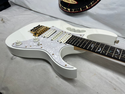 Ibanez JEM7V Prestige Steve Vai Signature HSH Electric Guitar with Hard Case - White