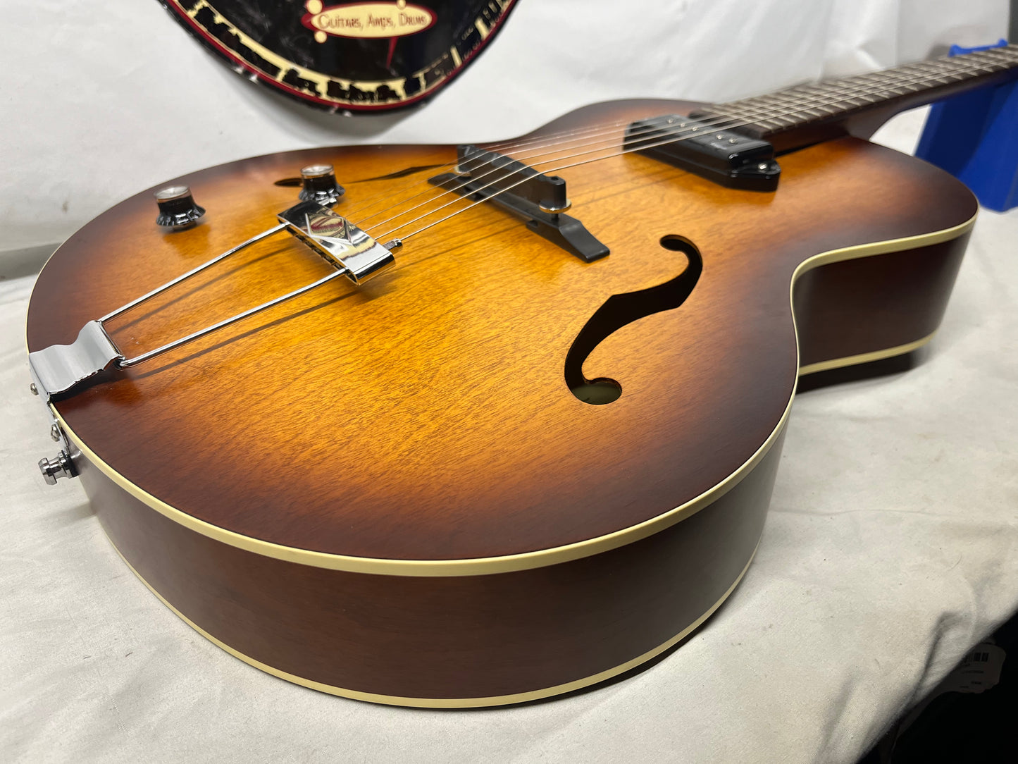 Godin 5ht Avenue Kingpin P90 Left Handed Lefty Hollow Body Electric Guitar