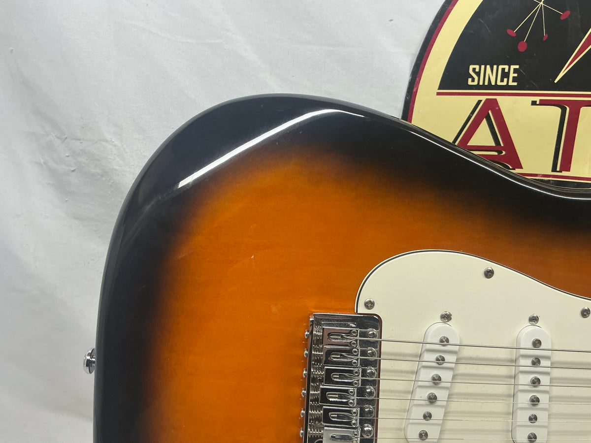 Silvertone Black S-Style Guitar - Sunburst