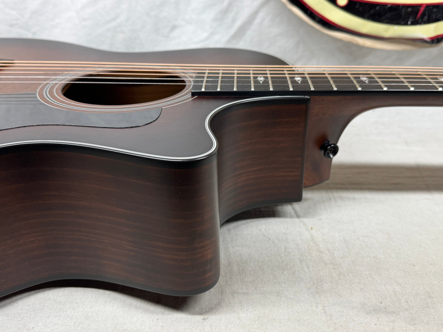 Taylor 324ce 324 ce Grand Auditorium Acoustic Guitar with Case 2019