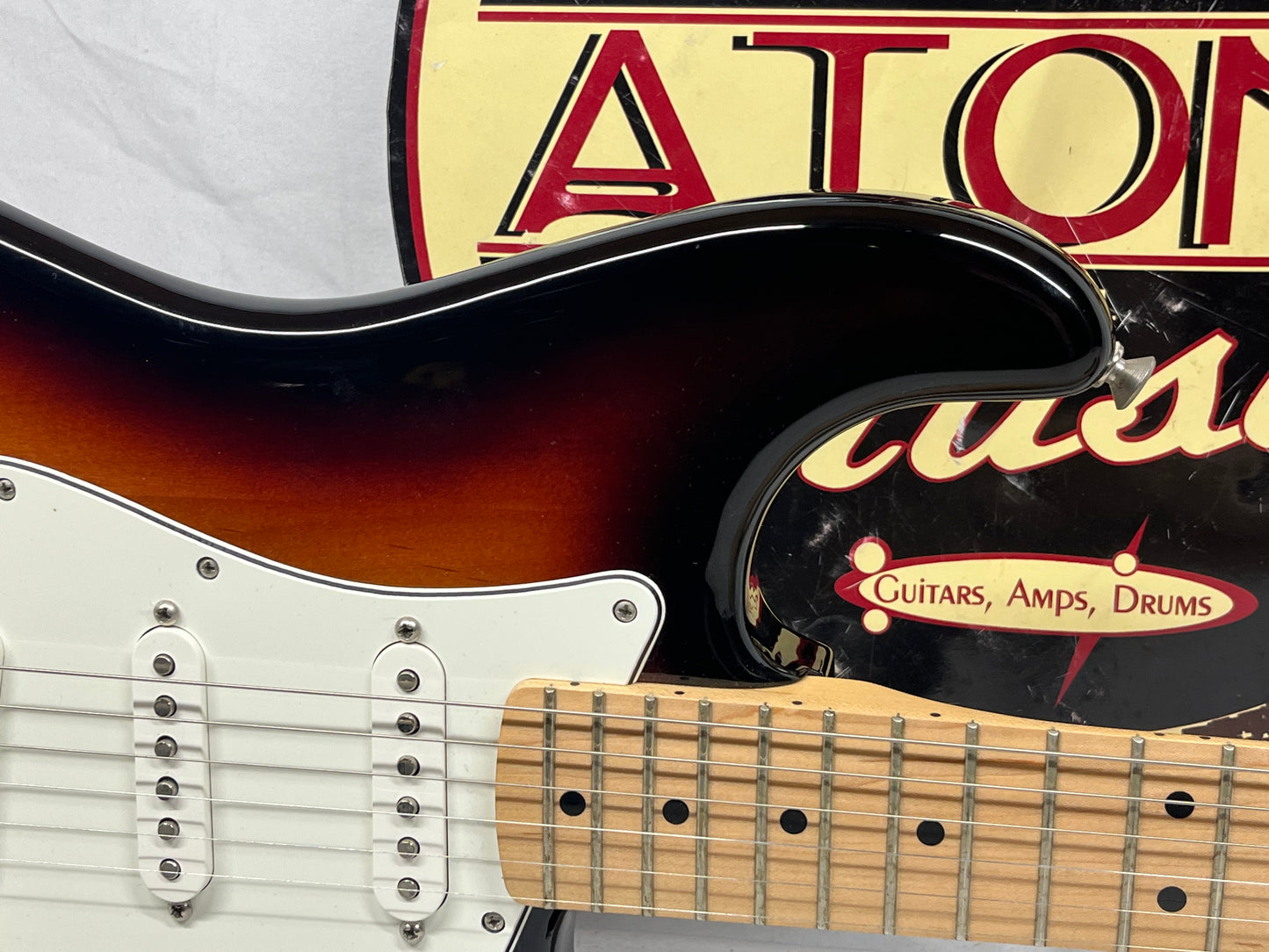 Fender Standard Stratocaster MIM - Made in Mexico Electric Guitar