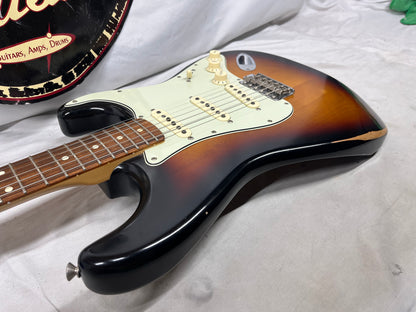 Fender Road Worn '60s Stratocaster Strat Electric Guitar - 3-Color Sunburst