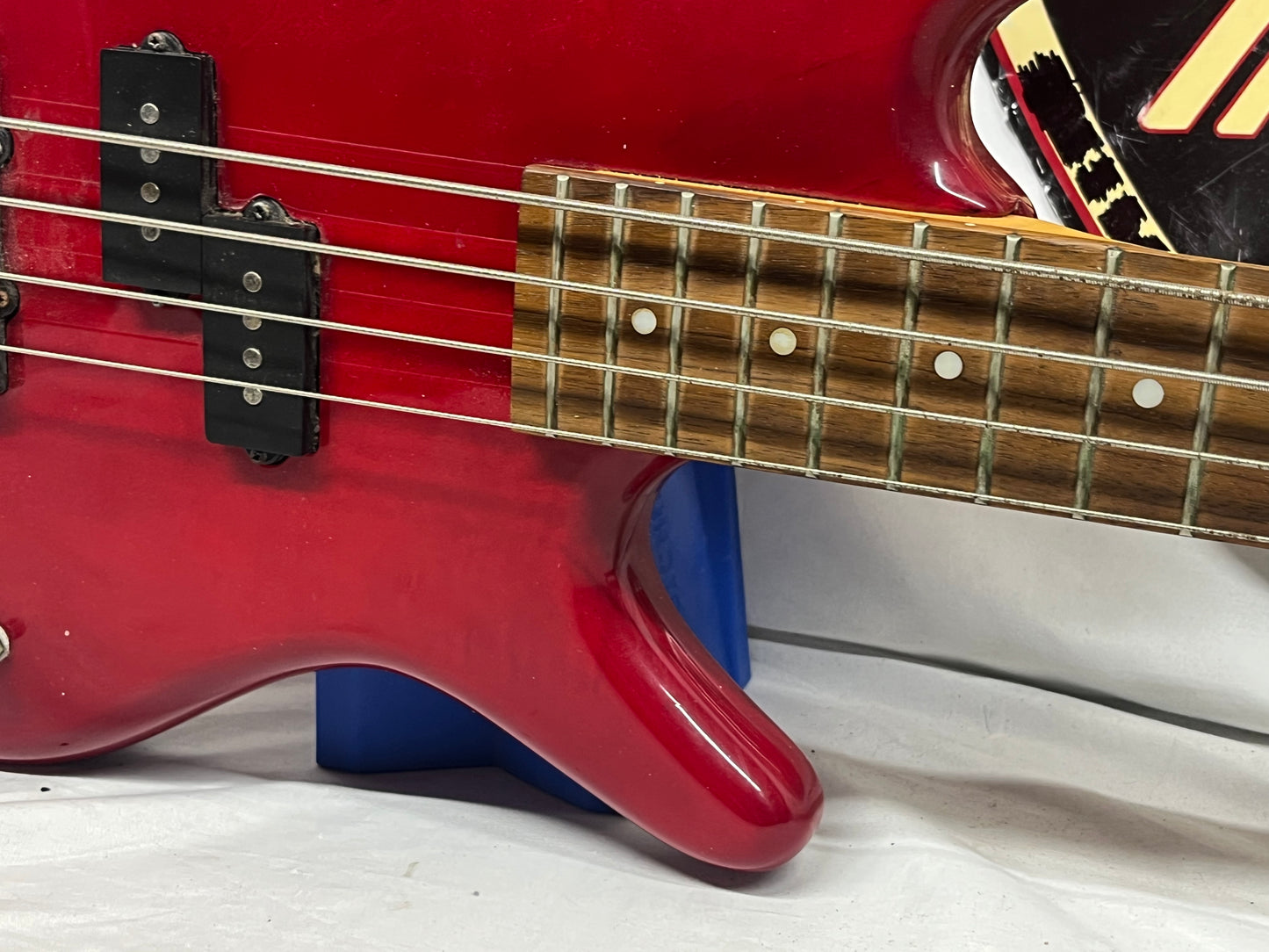Ibanez Soundgear Gio GSR200 4-String Doublecut Electric Bass