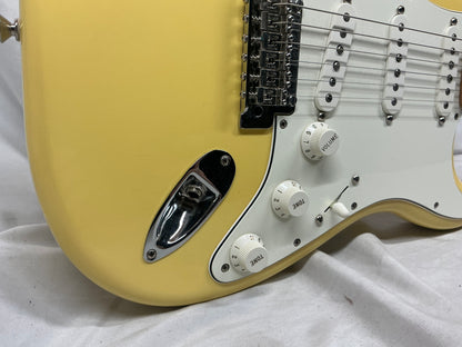 Fender Player Stratocaster Guitar 2019 - Buttercream / Maple neck