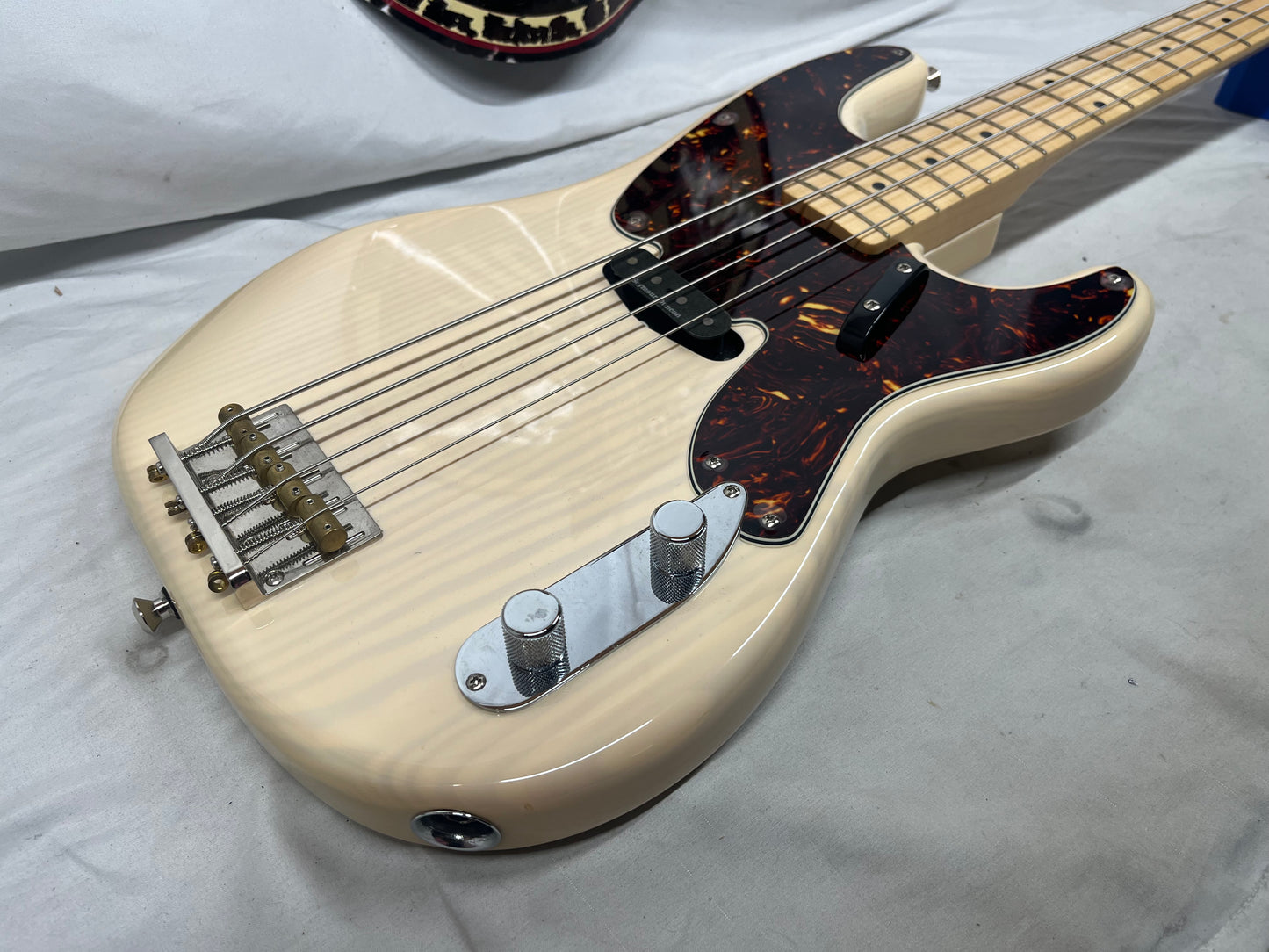Squier Classic Vibes 4-String Electric Precision Bass '50s - White Blonde