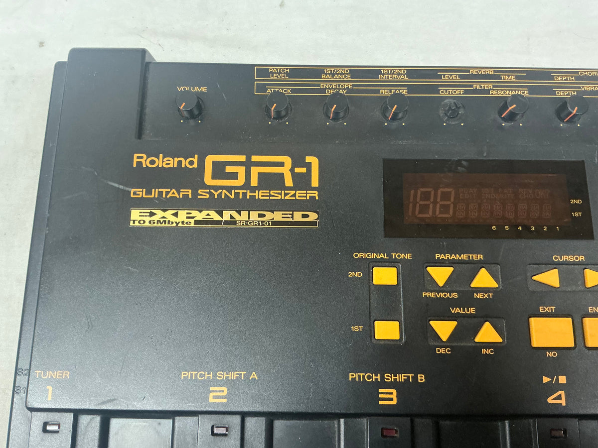 Roland GR-1 Guitar Synthesizer