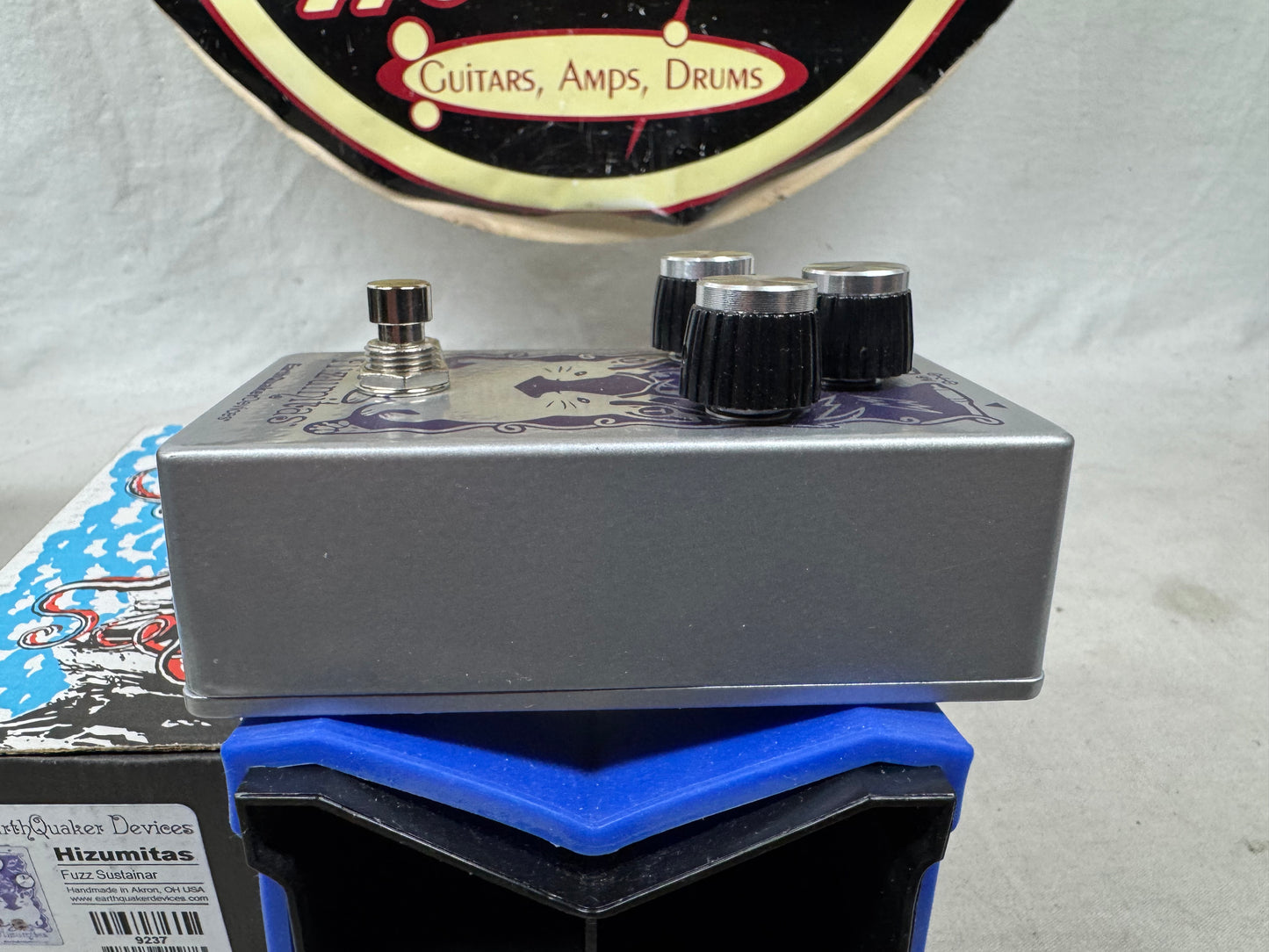 EarthQuaker Devices Hizumitas Fuzz Sustainor sustainar Pedal with Box