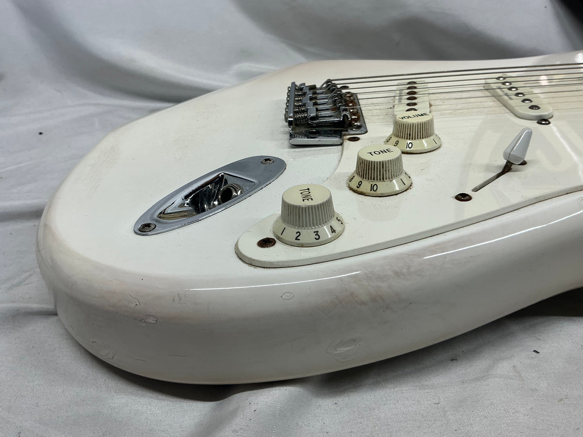 Squier Stratocaster - White
