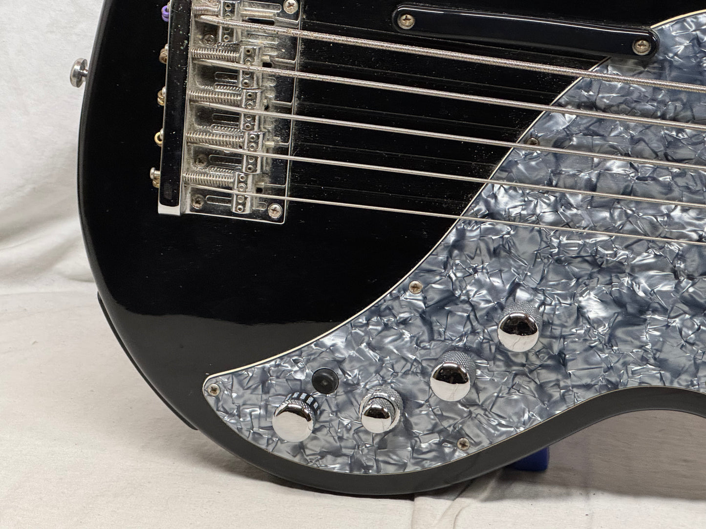 Line 6 Variax Model 700 4-string Bass 2005