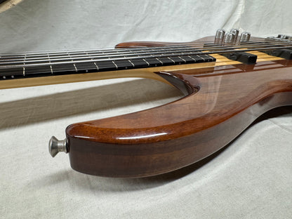 Carvin USA LB-76 lb76 Fretless 6-string Bass with Case