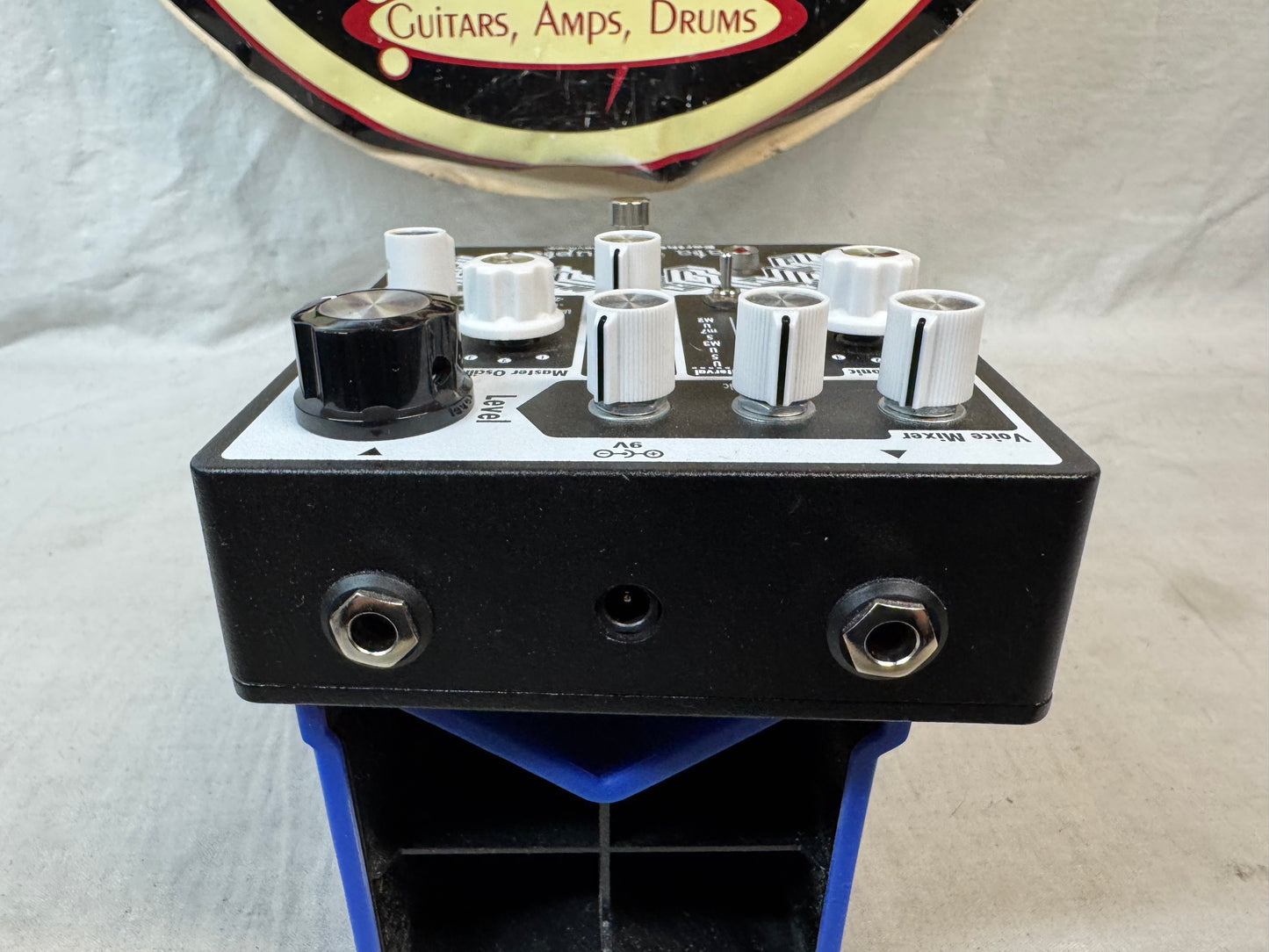 EarthQuaker Devices Data Corrupter Monophonic Analog Harmonizing PLL w/Modulation Guitar Synth Fuzz Pedal