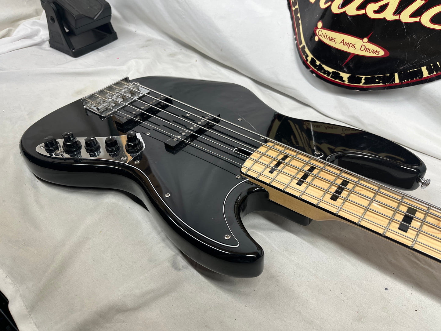 Sire Marcus Miller V7 5-String Electric Bass