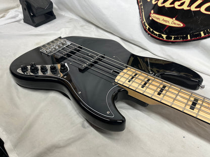 Sire Marcus Miller V7 5-String Electric Bass