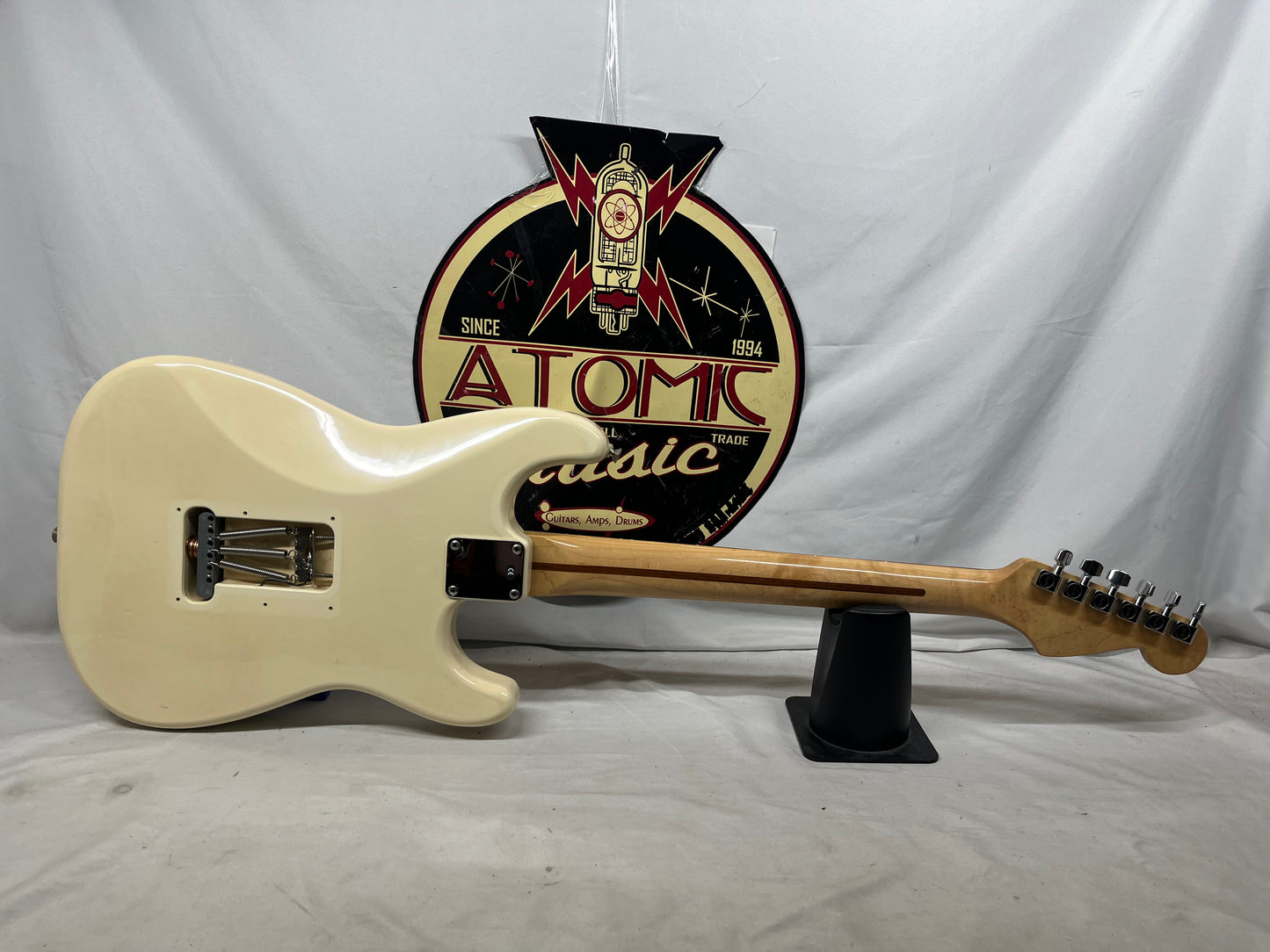 Fender Standard Stratocaster Strat Left Handed Lefty Electric Guitar - Arctic White